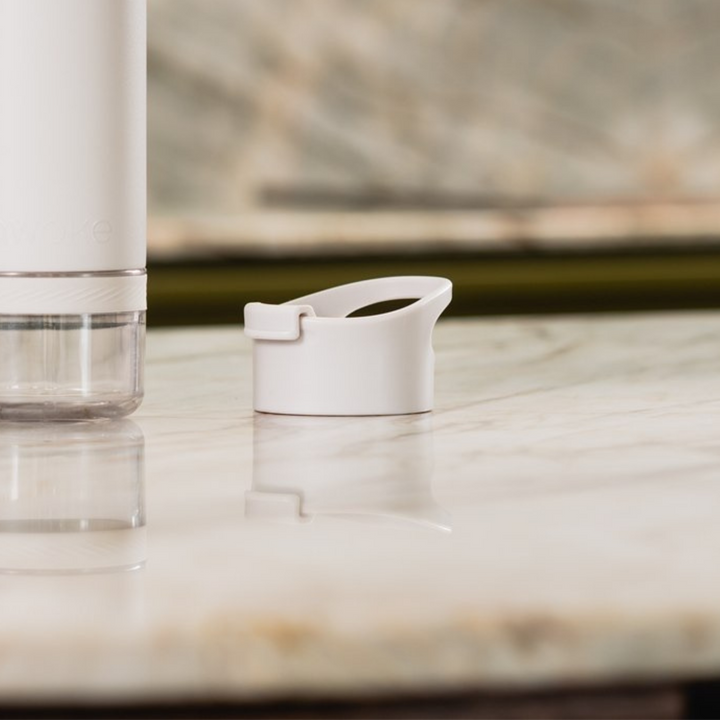 Leak-proof hot drink Lid